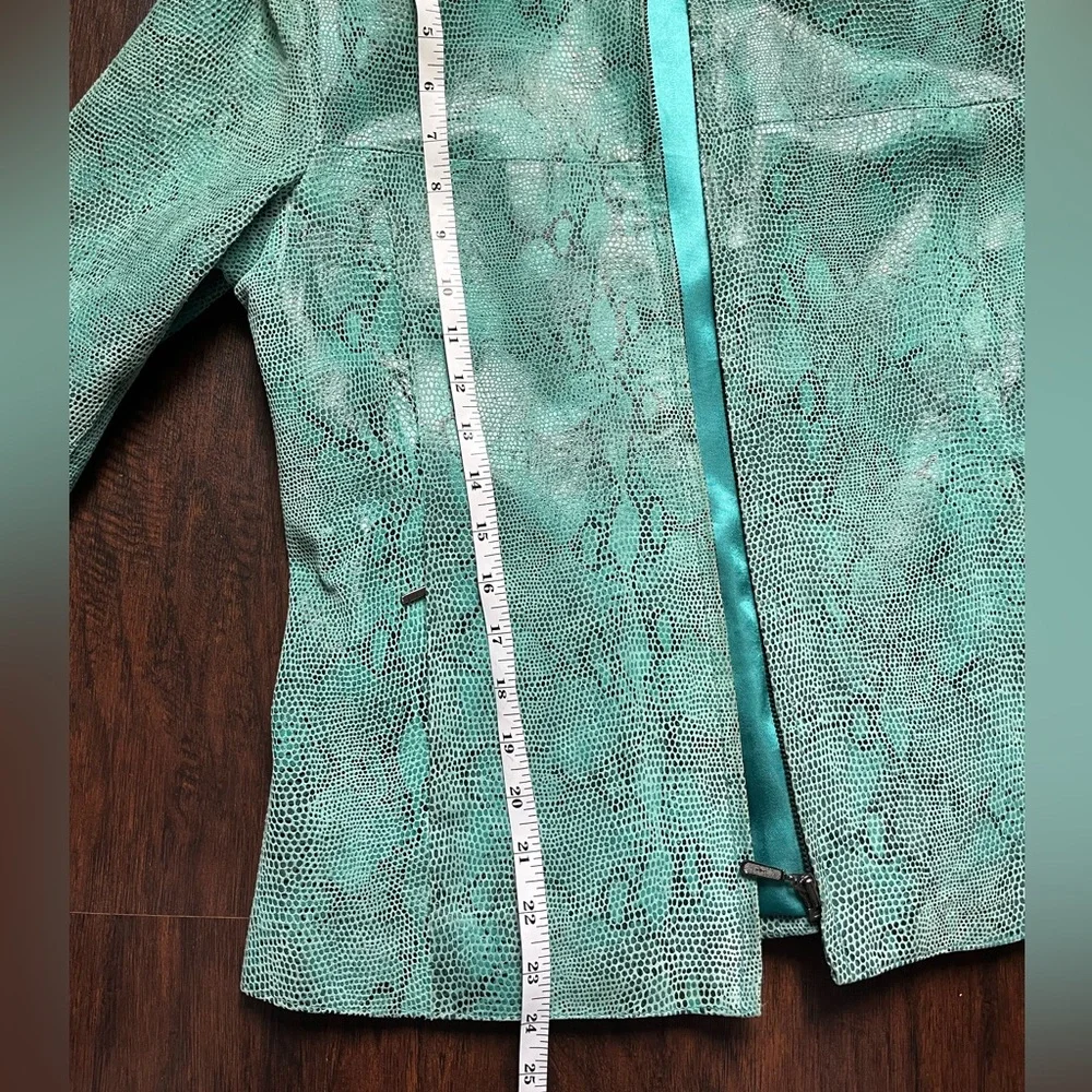 SOLD‼️BERNARDO GENUINE LEATHER JACKET BLUE PYTHON SNAKE PRINT POCKETS SILK - Picture 8 of 9